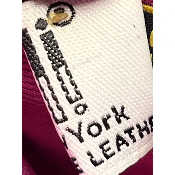 ILI New York Orange and Pink Lips Genuine Leather Cosmetic Coin Bag w/ Key Chain - Picture 8 of 12